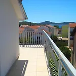 Nikolas Apartman *