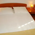 Nikolas Apartman *
