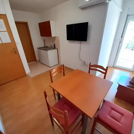 Nikolas Apartment *