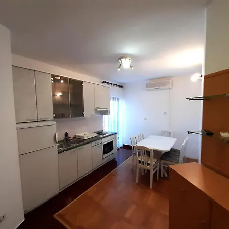 Nikolas Apartment