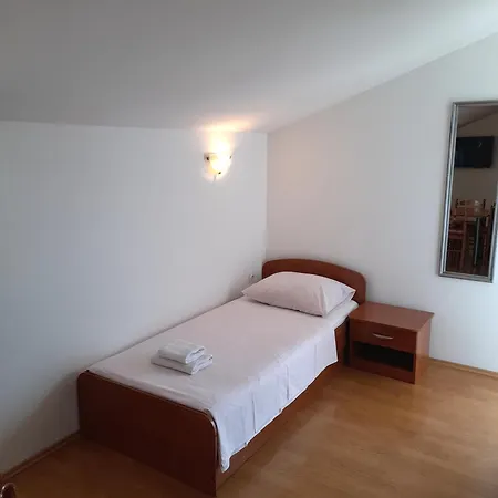 Nikolas Apartment *
