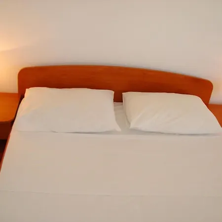 Nikolas Apartmán *