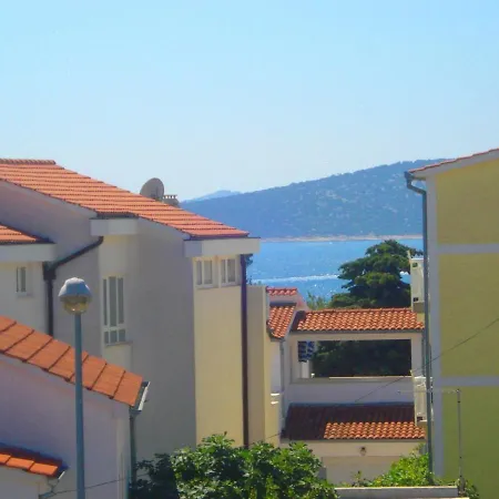 Nikolas Apartmán *